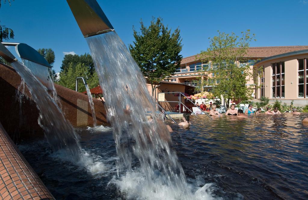 Martfu Hotel Thermal Spa Luaran gambar