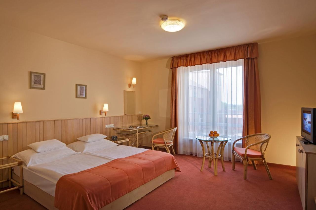 Martfu Hotel Thermal Spa Luaran gambar